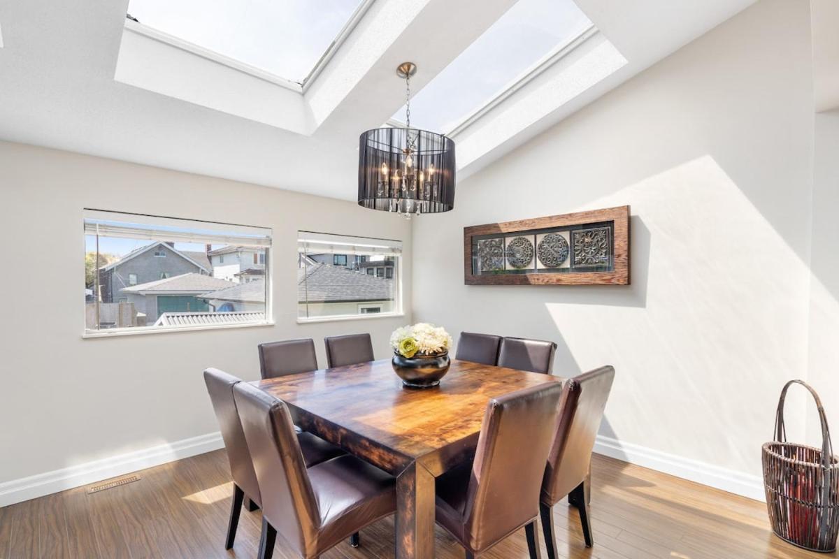 Family-Friendly 3BR Home - B&B Vancouver