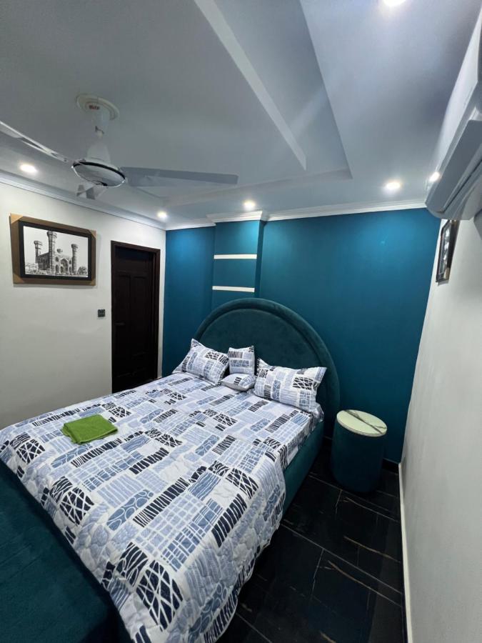 Cozy Embrace Luxury 2-BHK Apartment - B&B Lahore