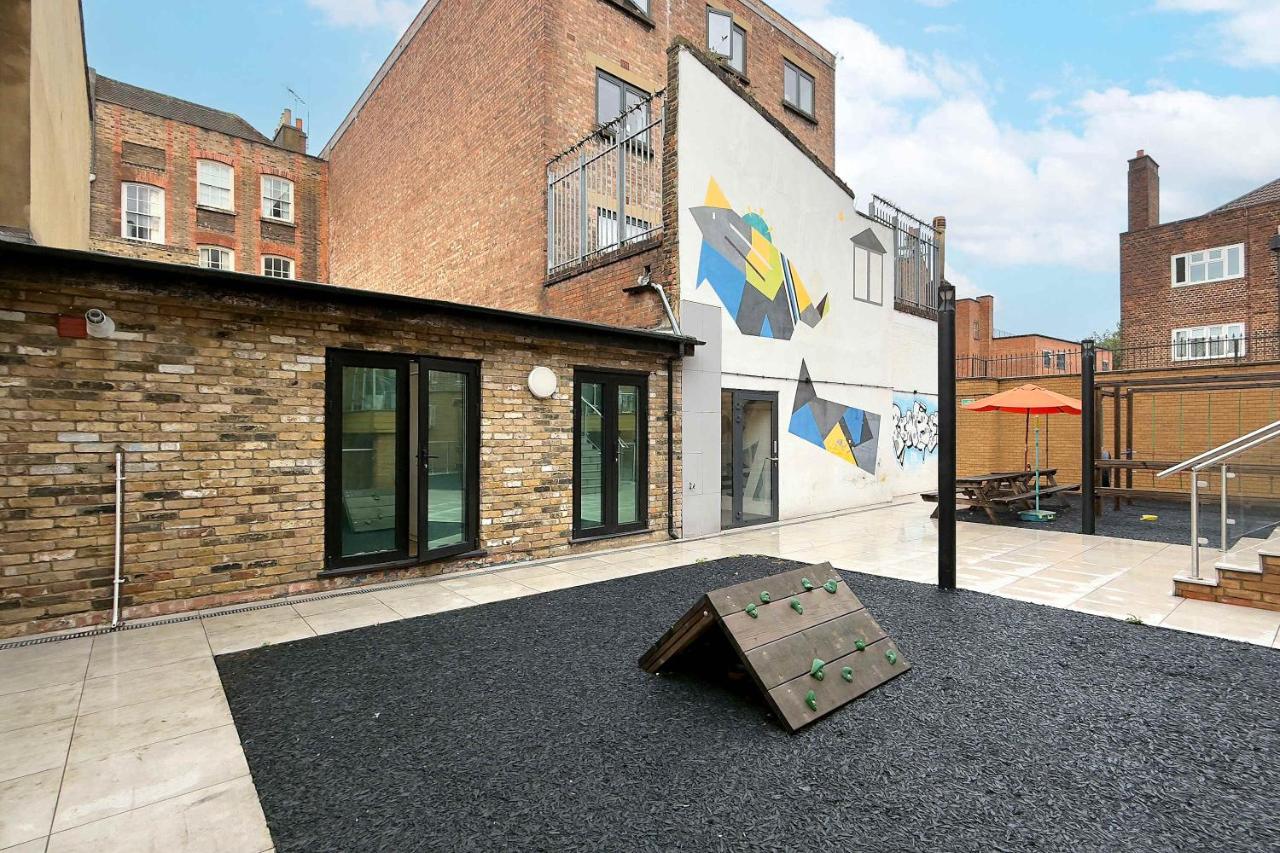 Contemporary 2 Bedroom Apartment in Hoxton Shoreditch, London Sleeps 4 - Bed and Breakfast Londen