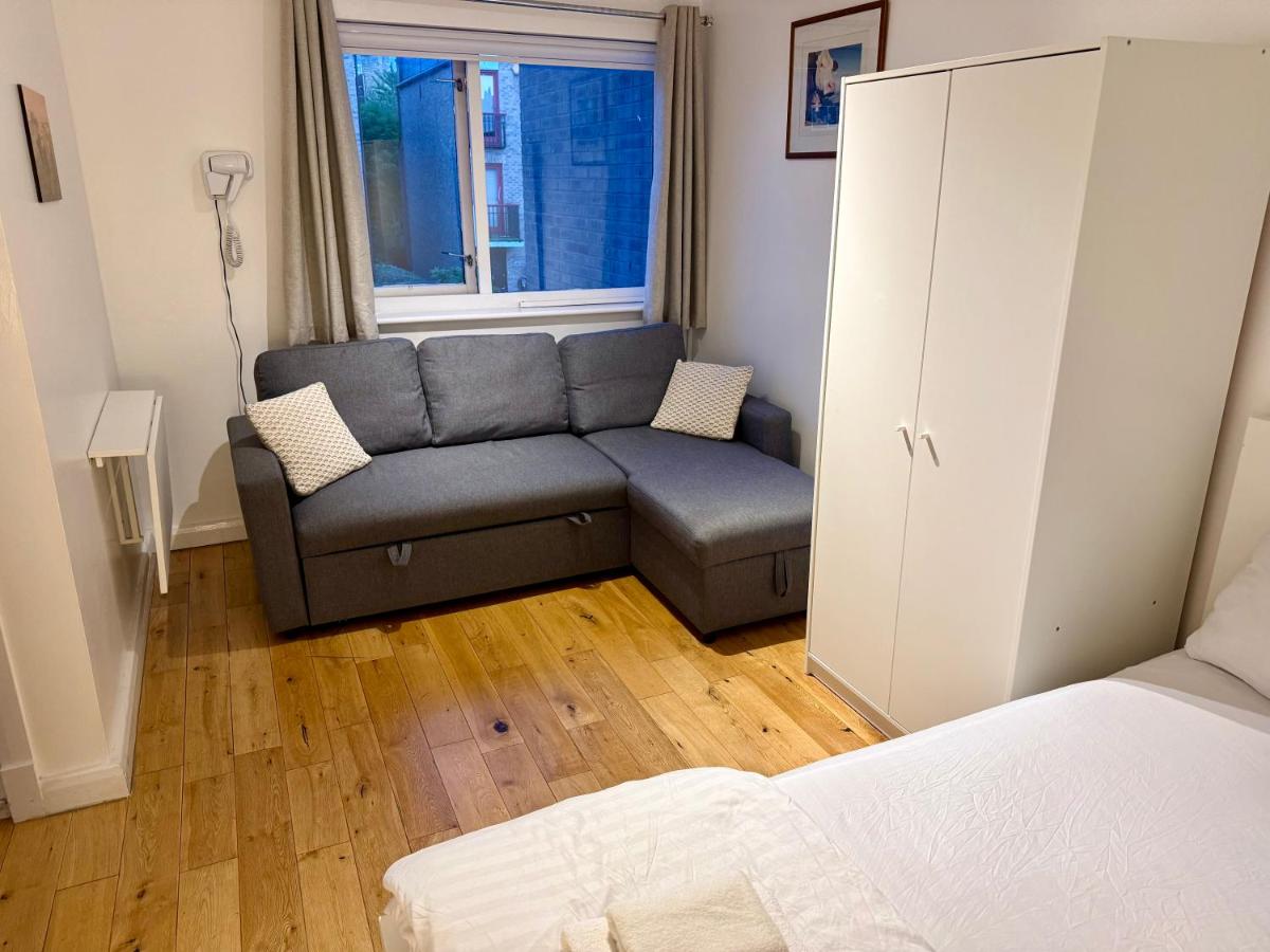 The Oak Residence, En-Suite, Canada Water - B&B London
