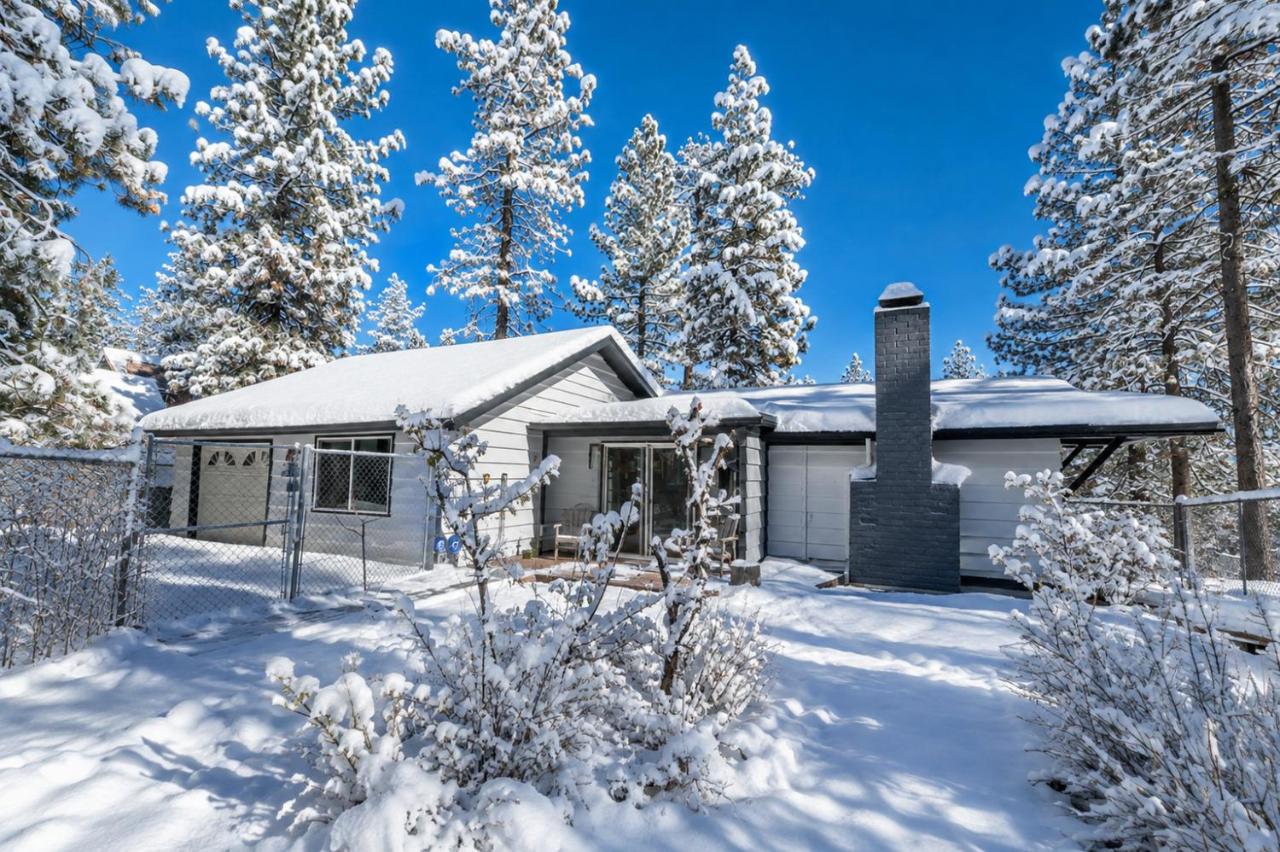 Casita de Sergio - Peek-A-Boo Lake View, Walk to Lake, Fireplace - Chambres d'hôtes Big Bear Lake