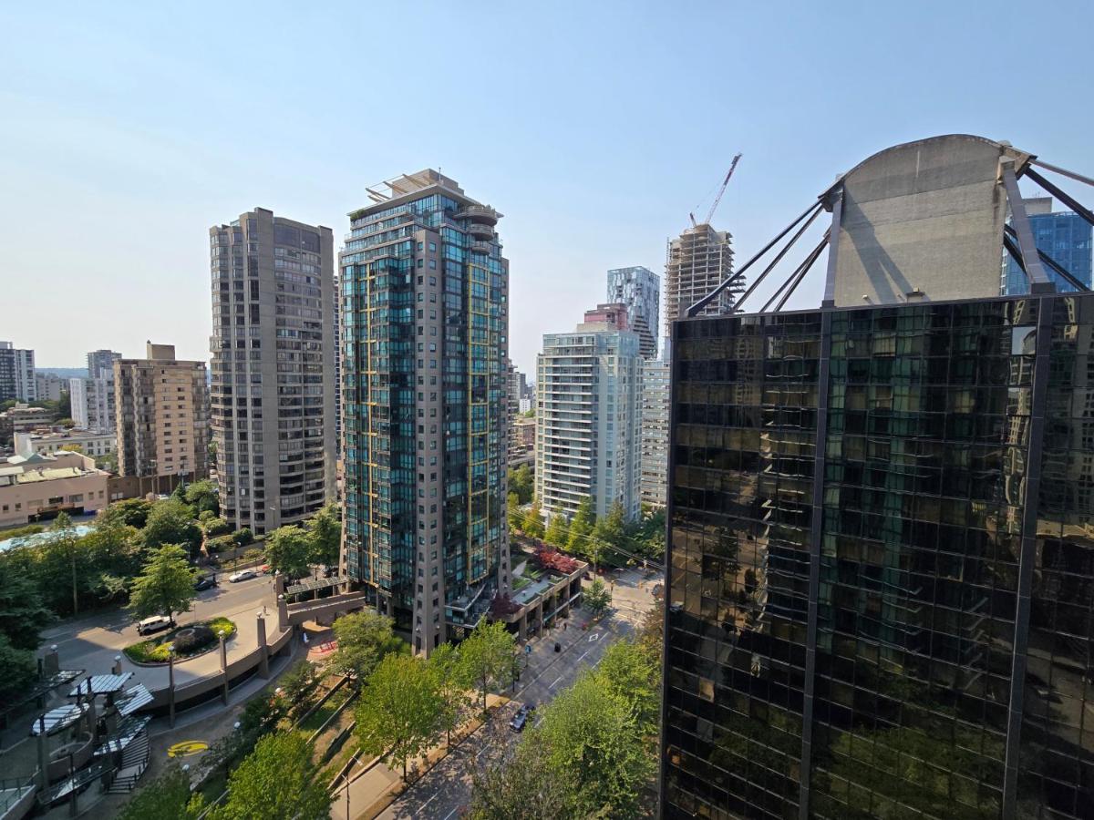 Cozy Bright 1BR with millions city views - B&B Vancouver
