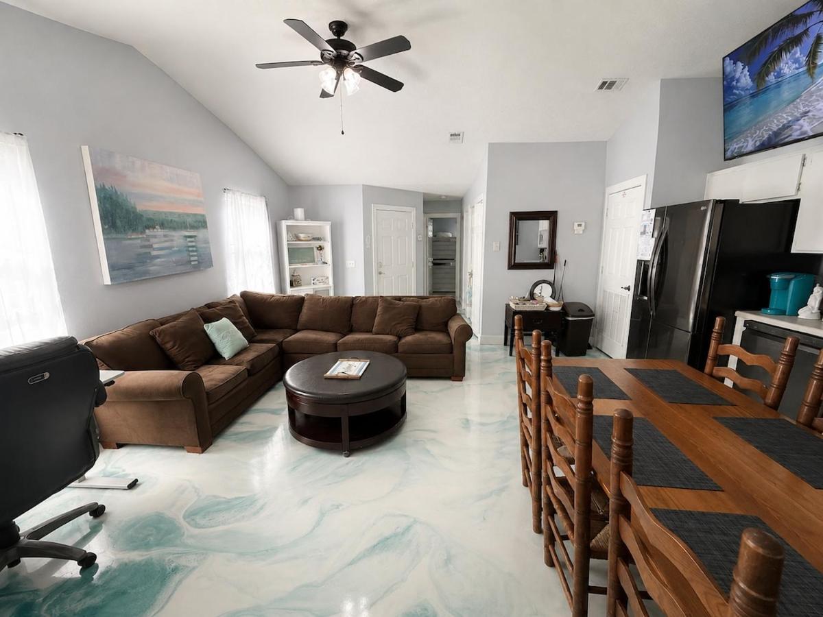 Beach Adventure Bungalow- 3 min walk to Beach - B&B Panama City Beach