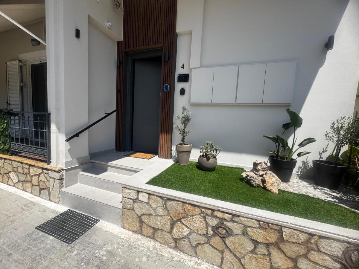 Luxury seafront house nearby Delphi - B&B Kírra