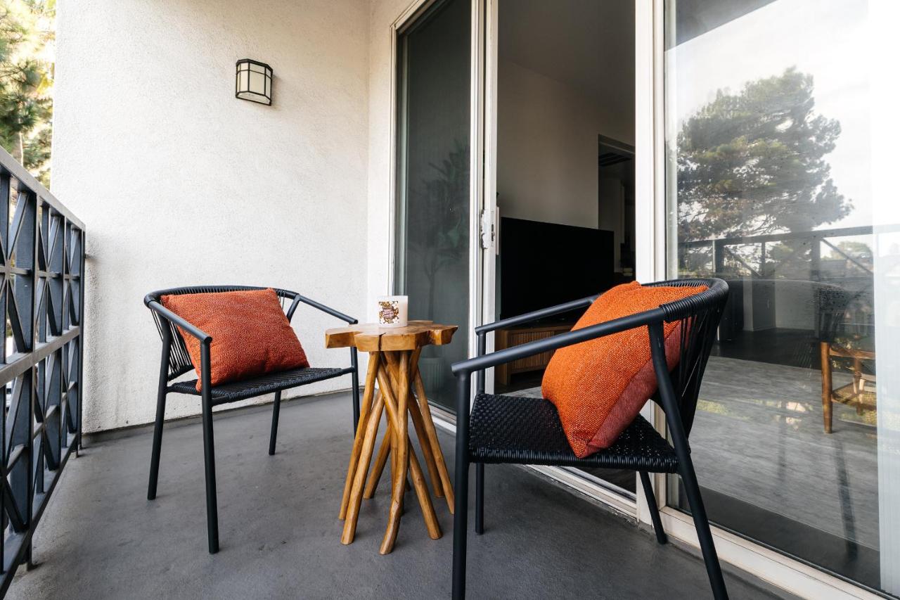 Chic and cozy 2 bedroom getaway with pool, parking and gym - B&B Los Ángeles