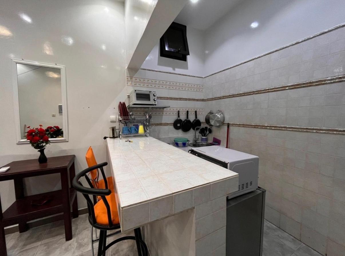 Estudio con balcón