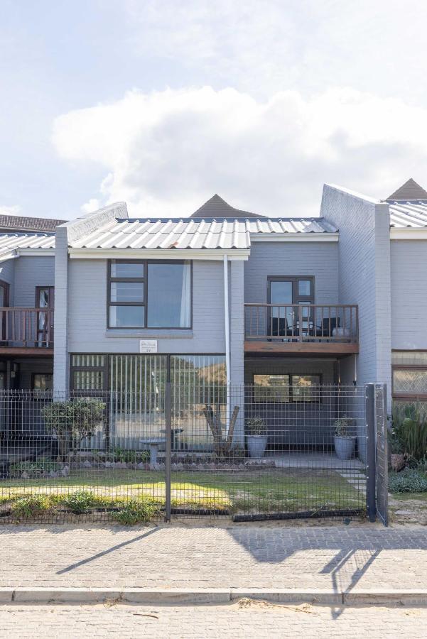 Ohana Beach Cabana - Unbeatable Location - Sea & Dune Views - B&B Port Alfred