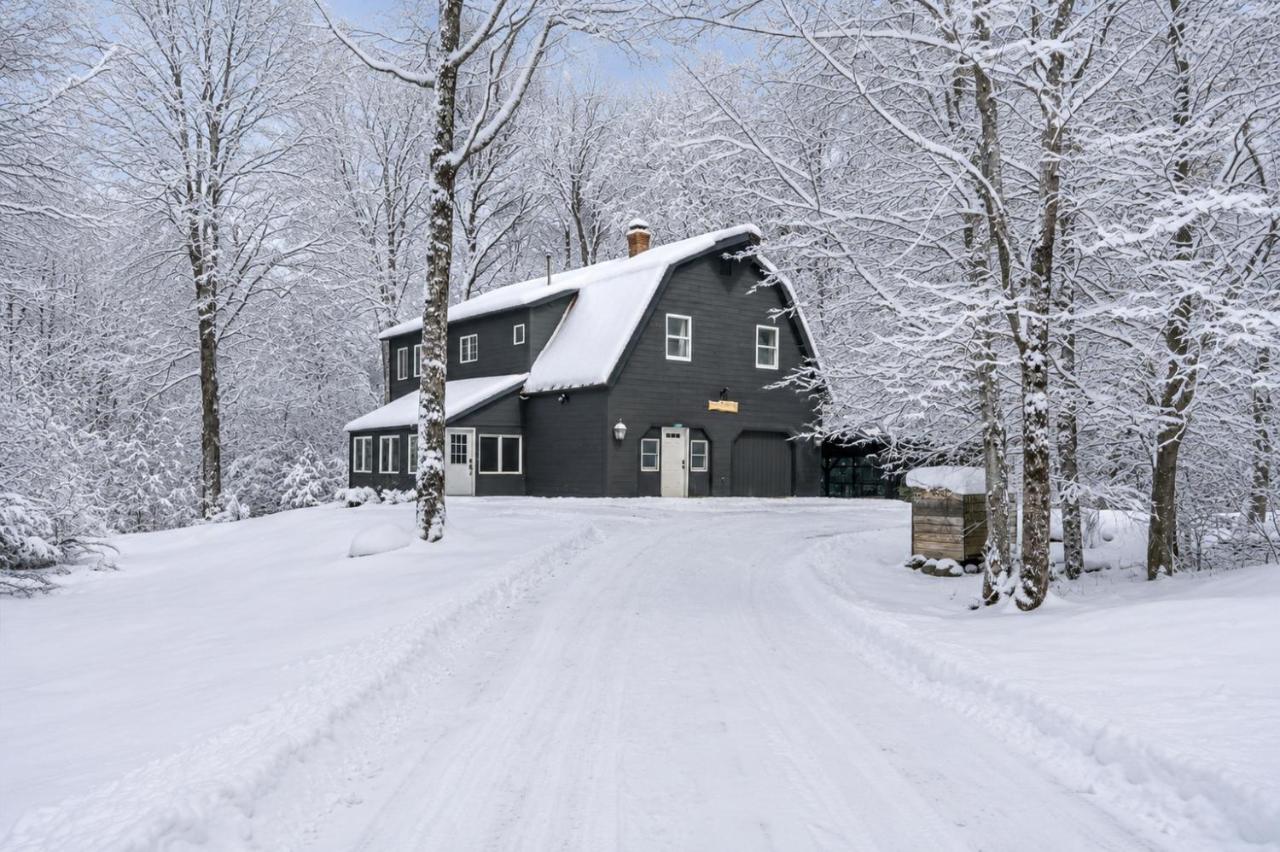 Slippery Slope Chalet, Hot tub, Arcade, Firepit, 5 min to Base, Nightlife and Restaurants - B&B Killington