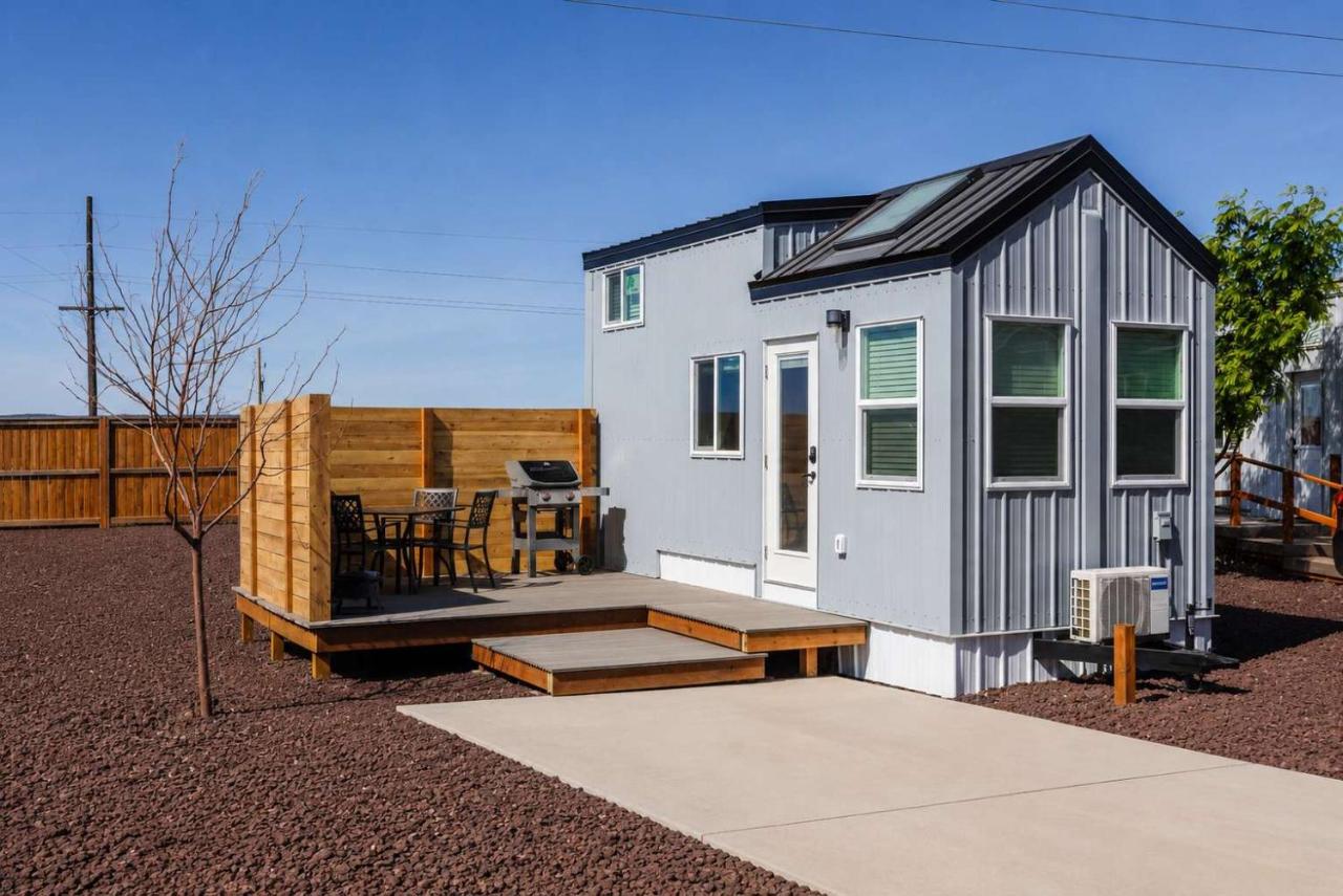 Zion Red-Rock Romance Tiny Home for Two - B&B Apple Valley