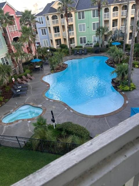 Salt & Summer at the Dawn with ocean & pool view - B&B Galveston