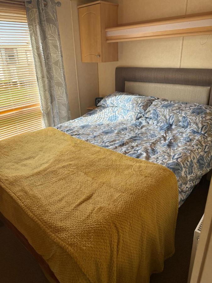 8-Berth Caravan near Beach - Pet Friendly, WiFi & Central Heating - B&B Chapel Saint Leonards