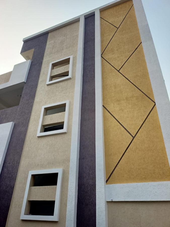 Om Namo Venkateshaya Srinivasam Service Appartment - Chambres d'hôtes Rasapūdipalem