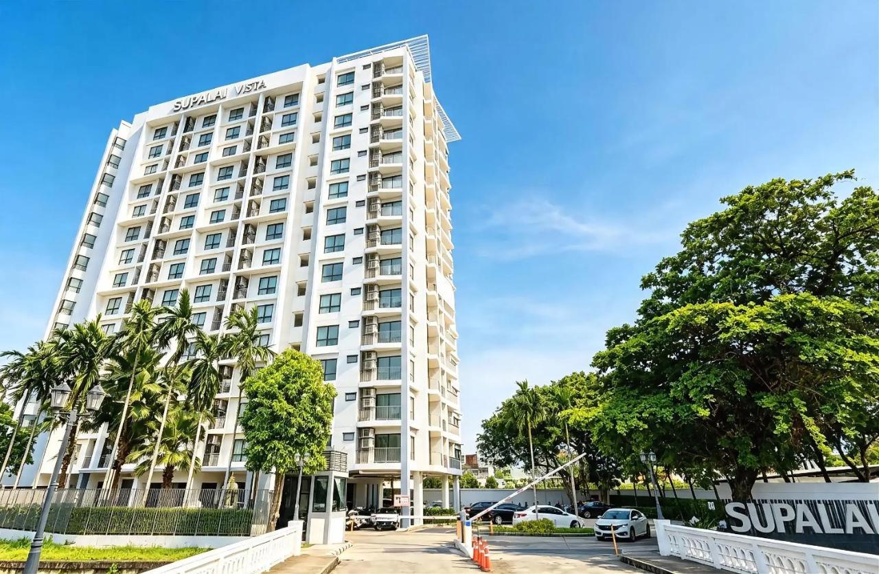 Bright 2BR - Pool, Gym & Rooftop Garden, Phuket Town Center - Chambres d'hôtes Ban Lo Long