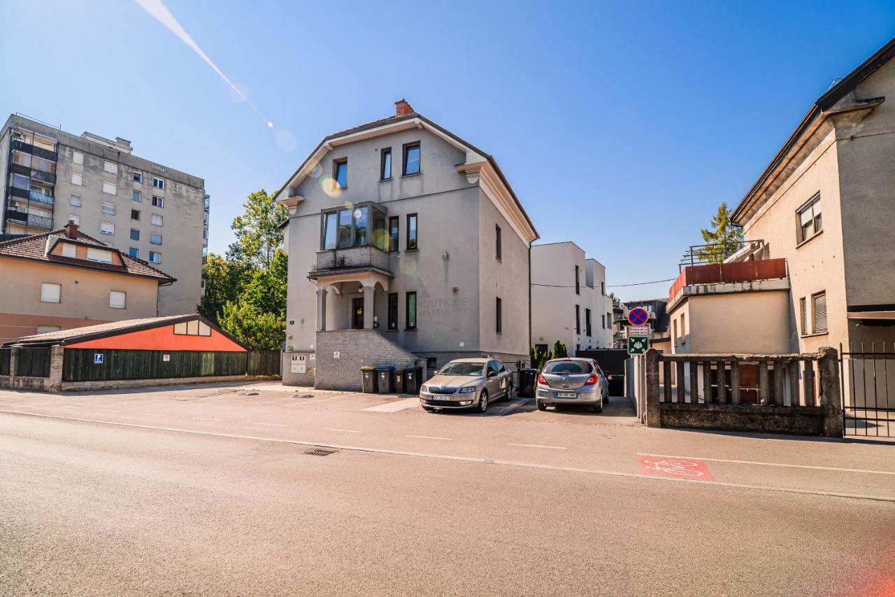 Apartment Central with Private Indoor Parking - B&B Lubiana
