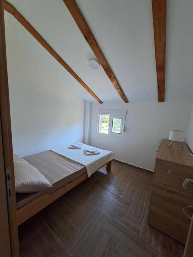 Apartmani suvodoli - B&B Meterizi