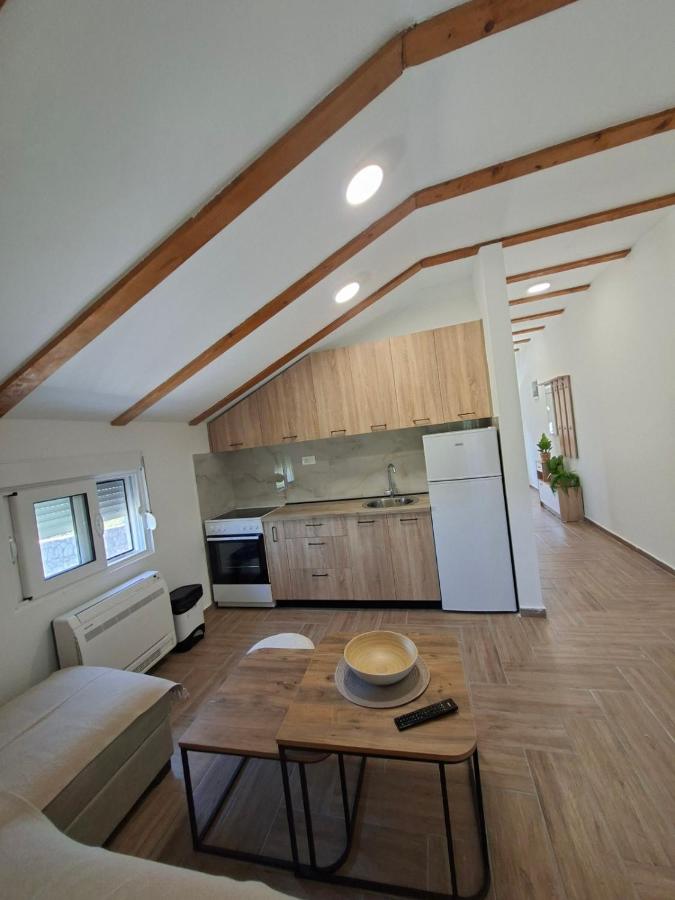 Apartmani suvodoli - B&B Meterizi