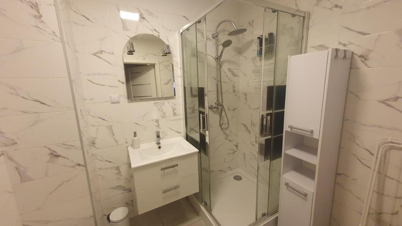 Zweibettzimmer mit Gemeinschaftsbad