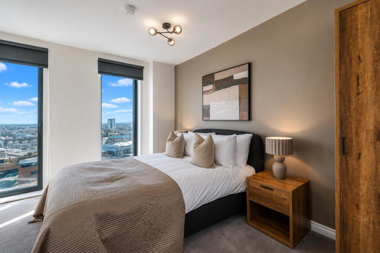 Leeds City Skyline Views - 2 Bed Flat - B&B Leeds