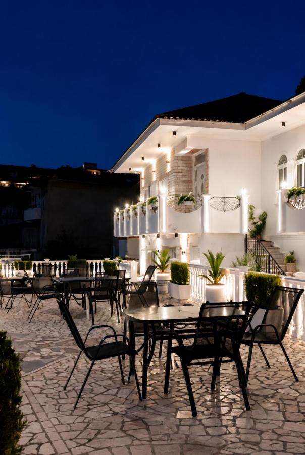 Vasili Veranda Suites - Chambres d'hôtes Gjirokastër