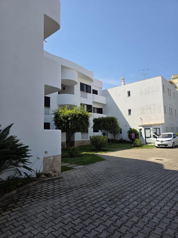 Solymar Vilamoura - renovated Apartment with shared Pool in a quiet Area of Vilamoura - B&B Quarteira