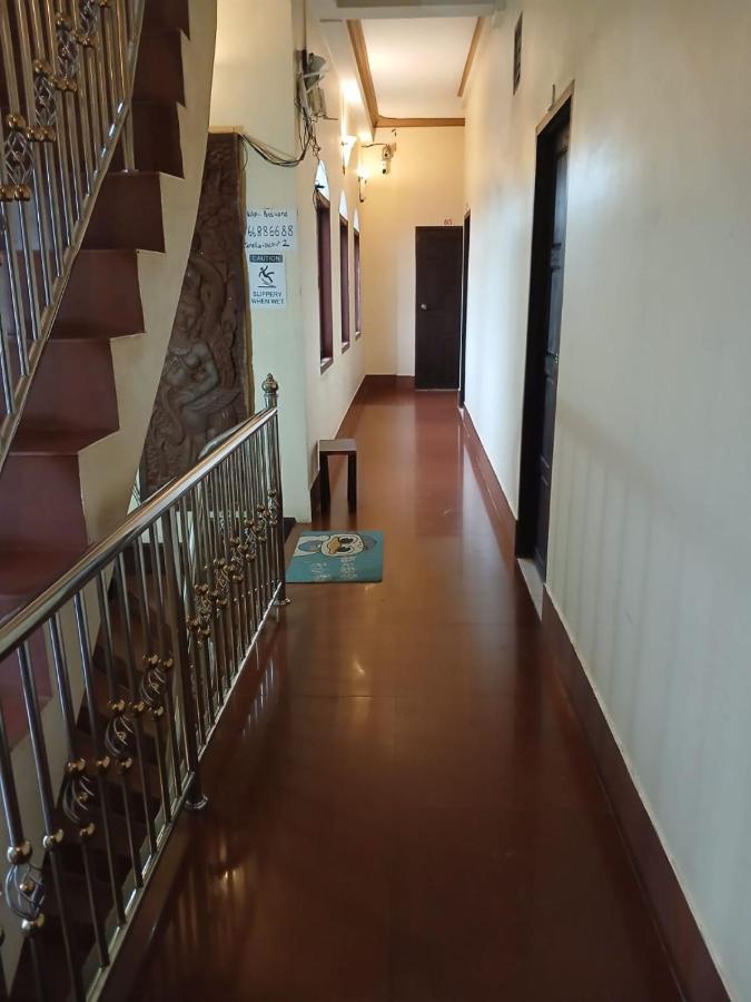 DokPhut Guesthouse - B&B Vang Vieng