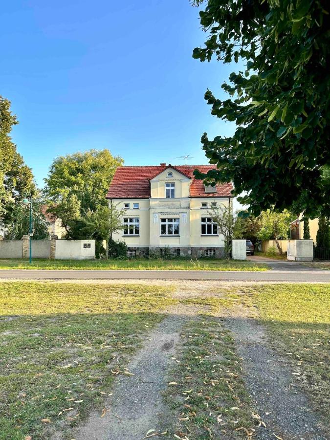 Landhaus für 8 Gäste mit 1000 qm Garten, 1 Stunde von Berlin - Ferienwohnung Neuruppin