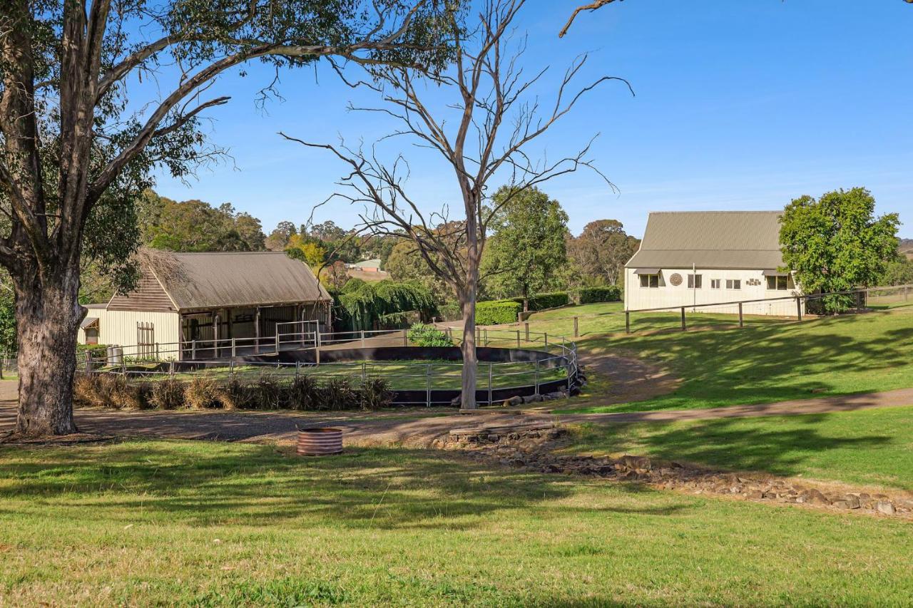 Private Barn House with Gazebo - Stunning Views - B&B Richmond