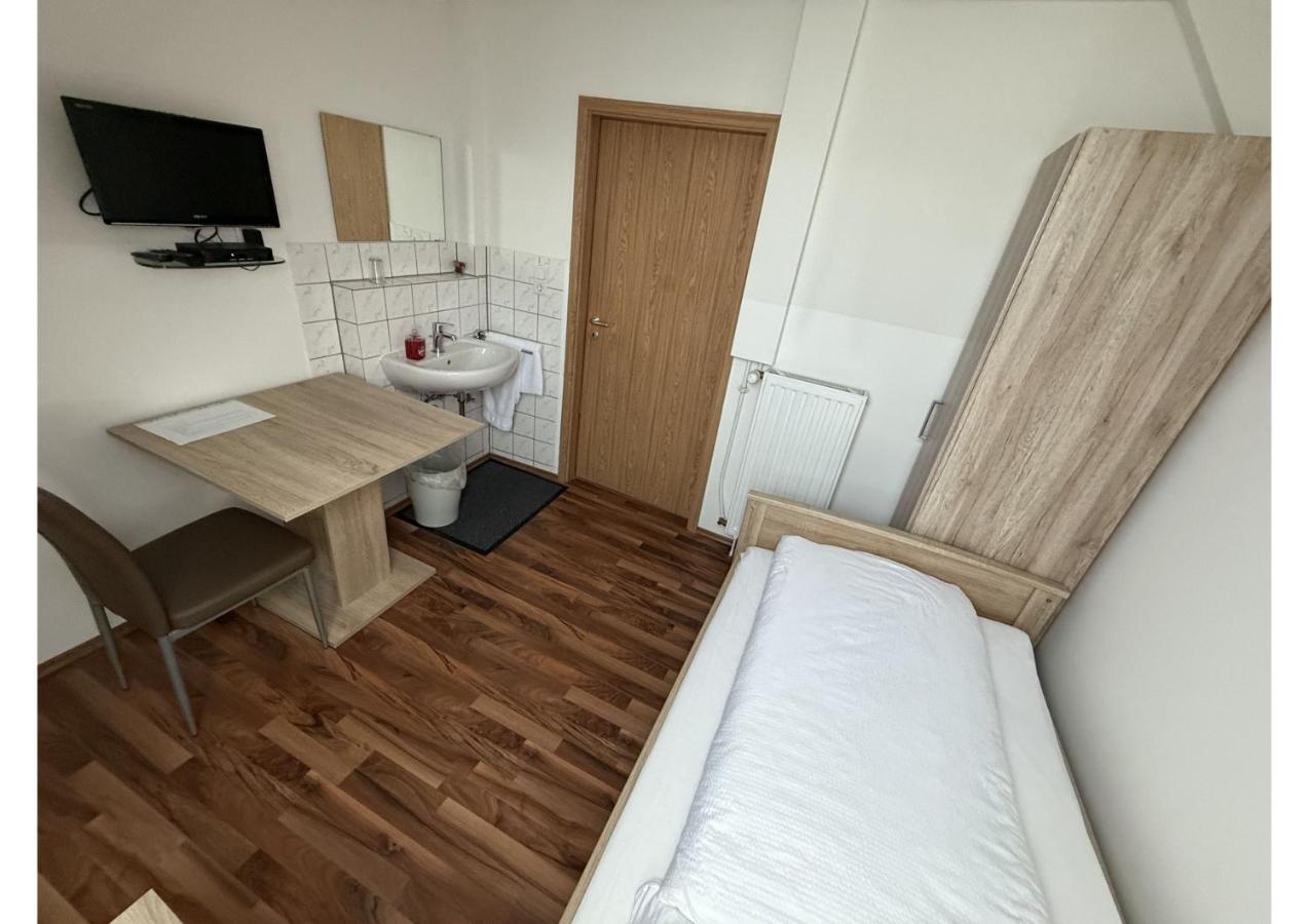 Camera Singola con Bagno in Comune