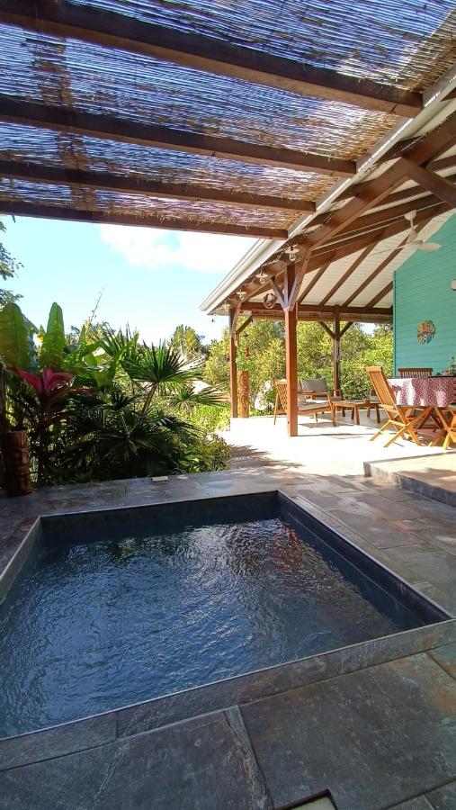 Le Colibri d'Acomat - Gîte avec piscine privée - B&B Pointe-Noire