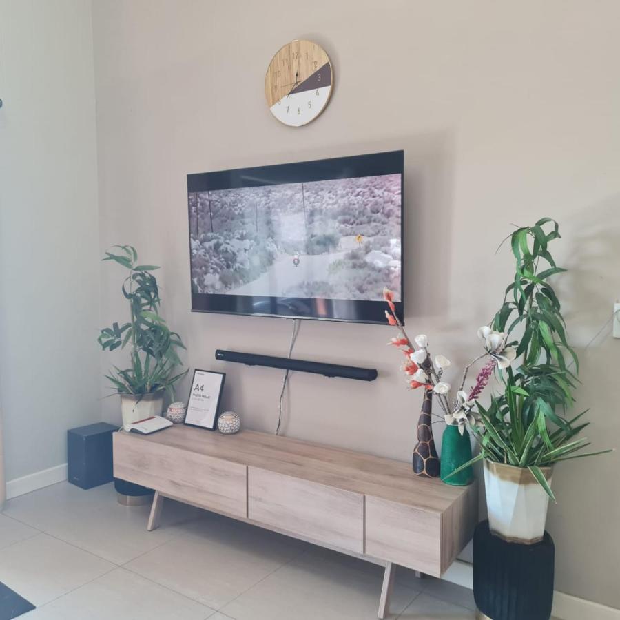 Modern 2-Bedroom Apartment in Windhoek - B&B Windhoek