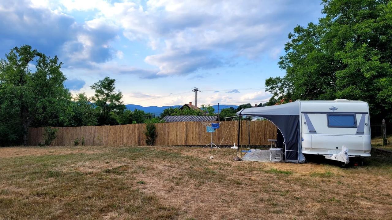 Mini Camp Sály- Cozy Caravan - B&B Sály