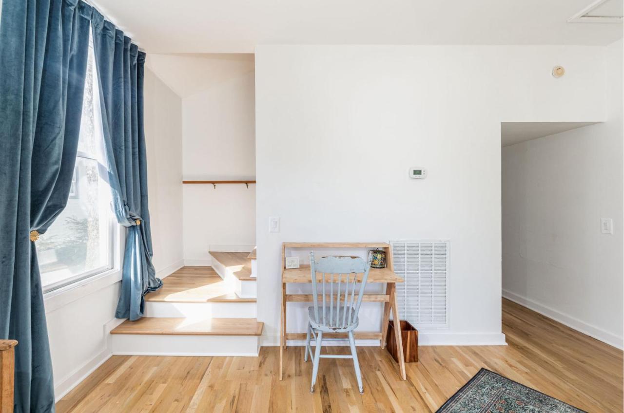 Chic 2 bed 2 bath, in 12 South - B&B Nashville