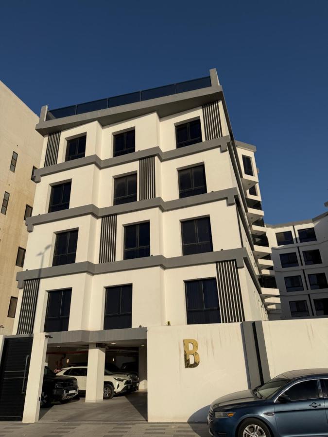شقه فاخره بالخبر 3 غرف نوم ومسبح و صاله رياضه حي البحر - Chambres d'hôtes Khobar