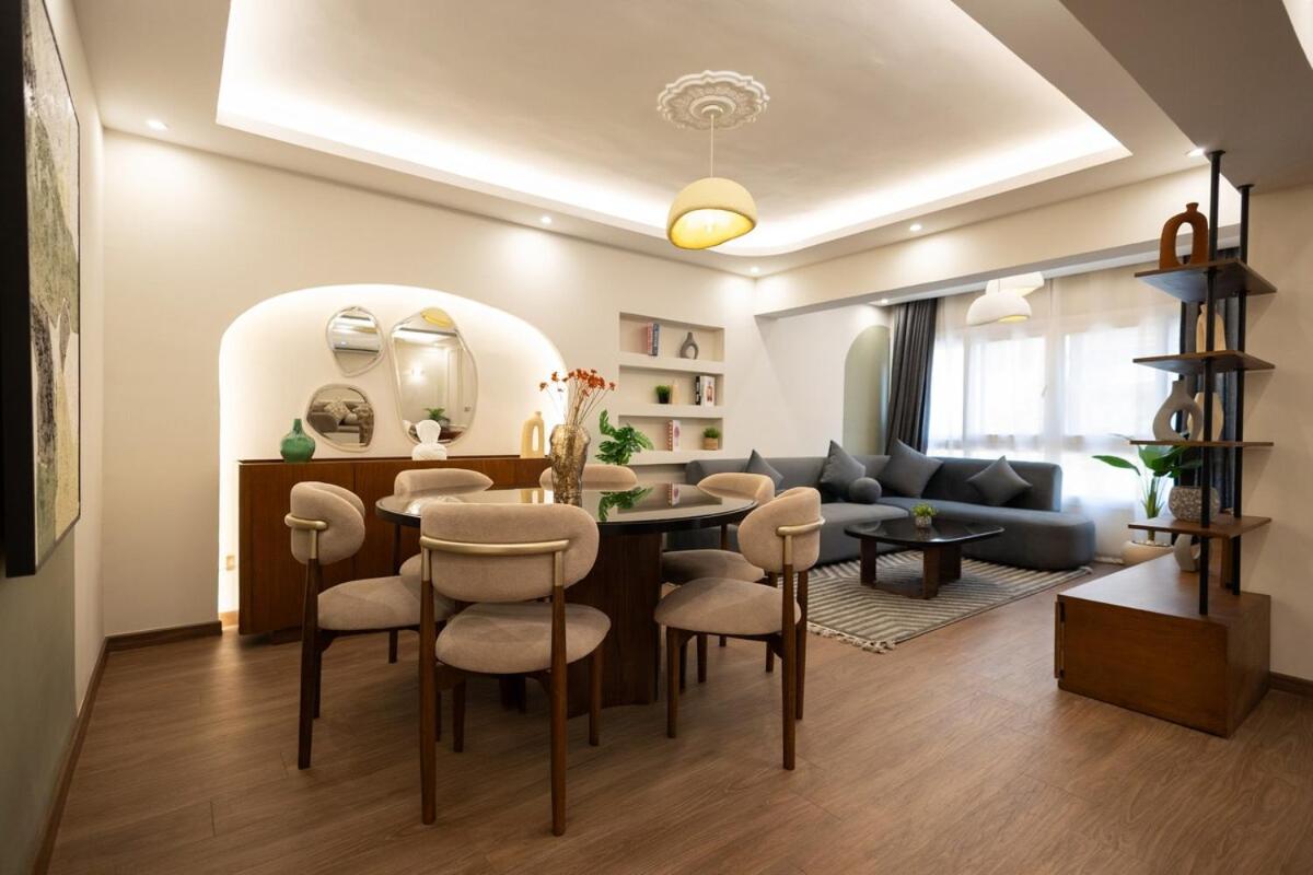 Modern & Large 3 Bedrooms Condo 10 Minutes from Airport - Chambres d'hôtes Le Caire