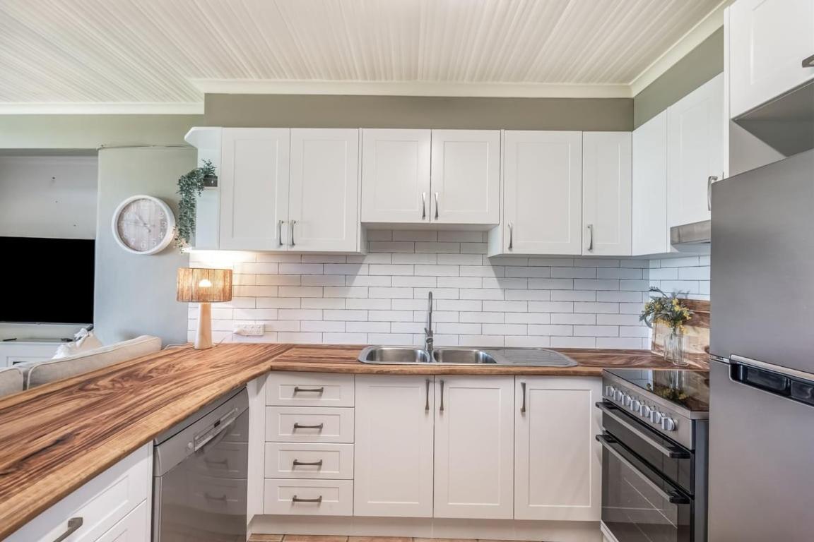 Absolute Beachfront Apartment 8B - B&B Lennox Head