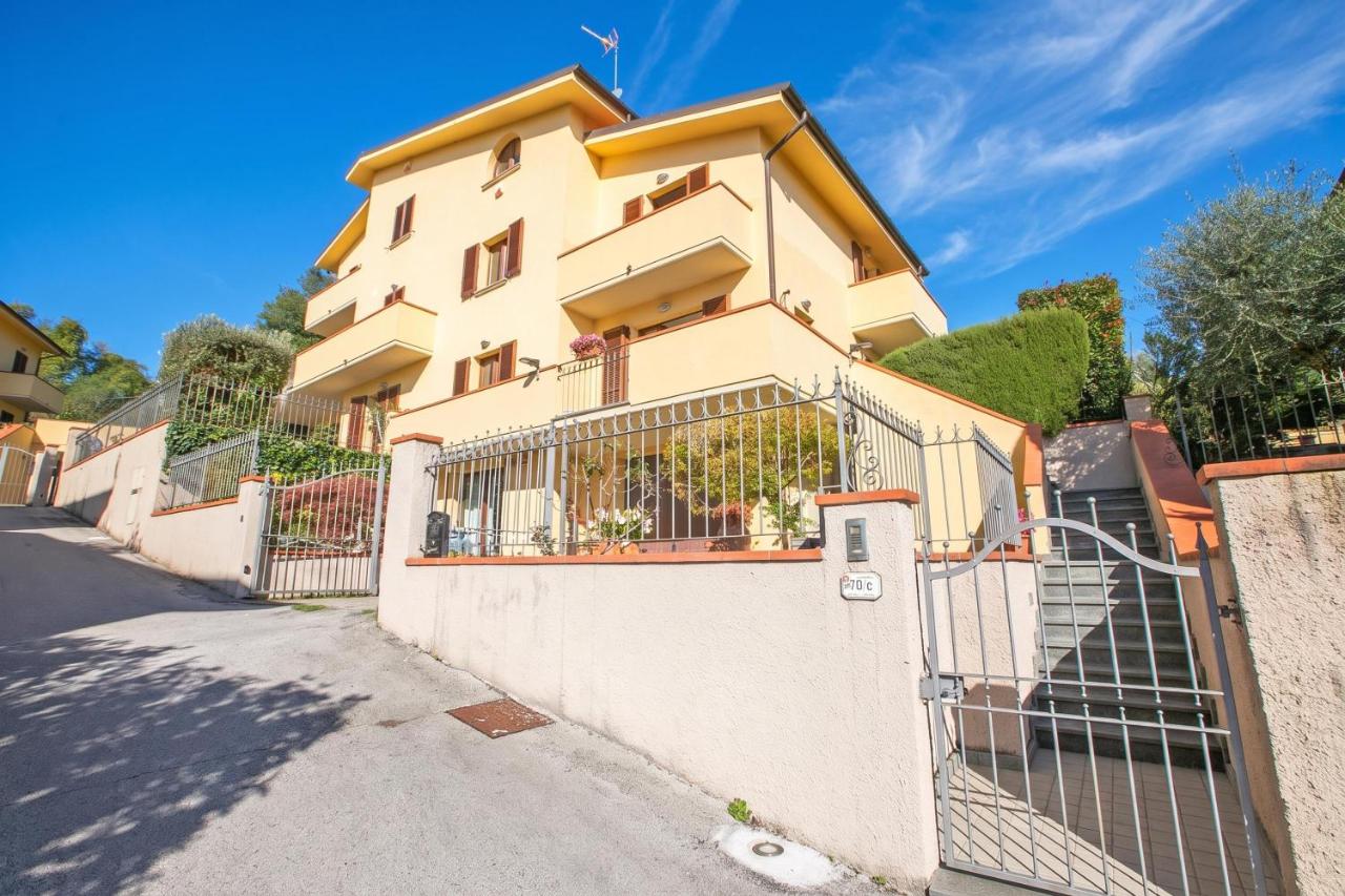 Comfortable House With Private Pool - B&B Pescia