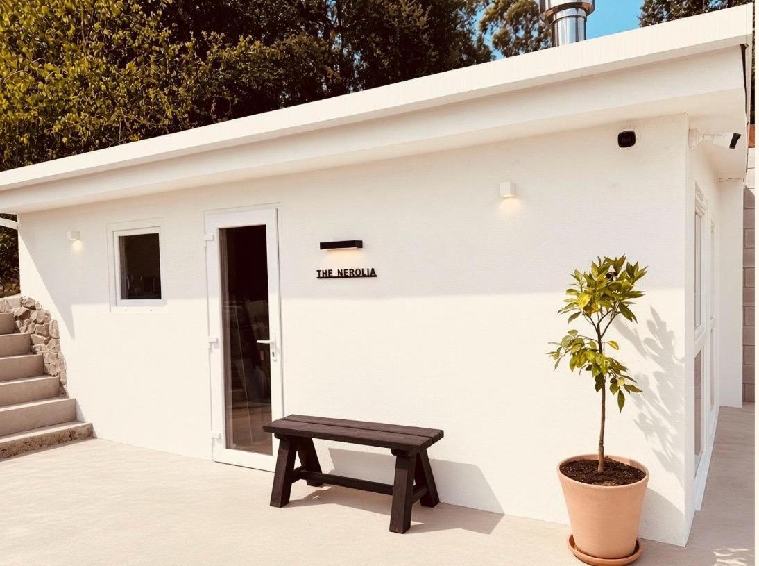 The Nerolia - Bed and Breakfast Término