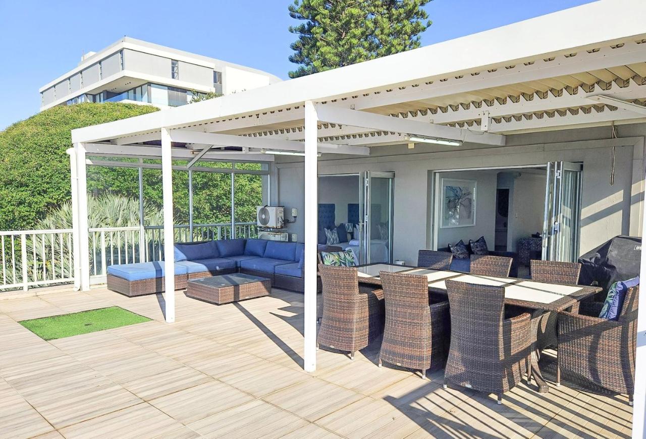 'The Penthouse' 122 Camarque Umdloti Beachfront - Bed and Breakfast eMdloti