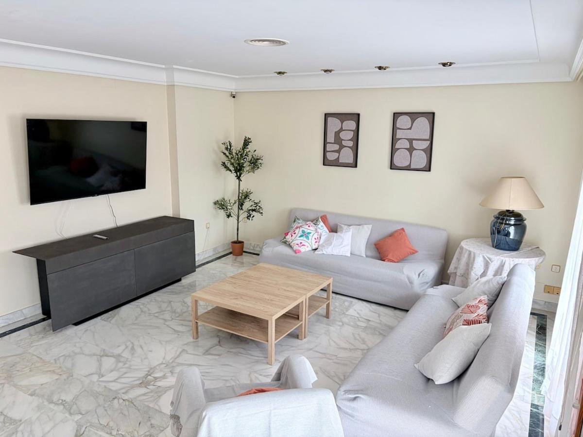 Spacious and bright house in downtown San Pedro for 10 with BBQ - B&B San Pedro del Pinatar