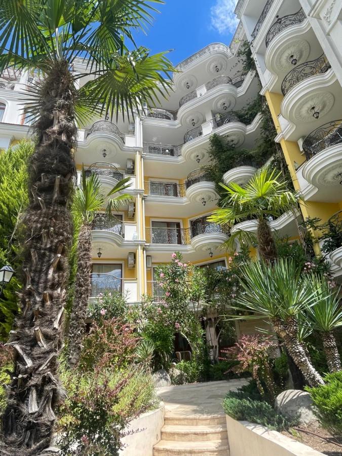 Harmony Monte Carlo Poolblick & Spa - B&B Sunny Beach