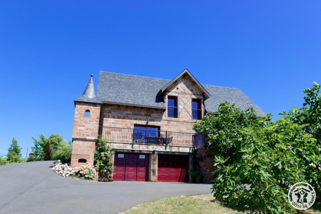 Gîte de France De chapdevialle la croisée des vents 4 épis - Gîte de France 12 personnes MAE-0064 - Chambres d'hôtes Juillac