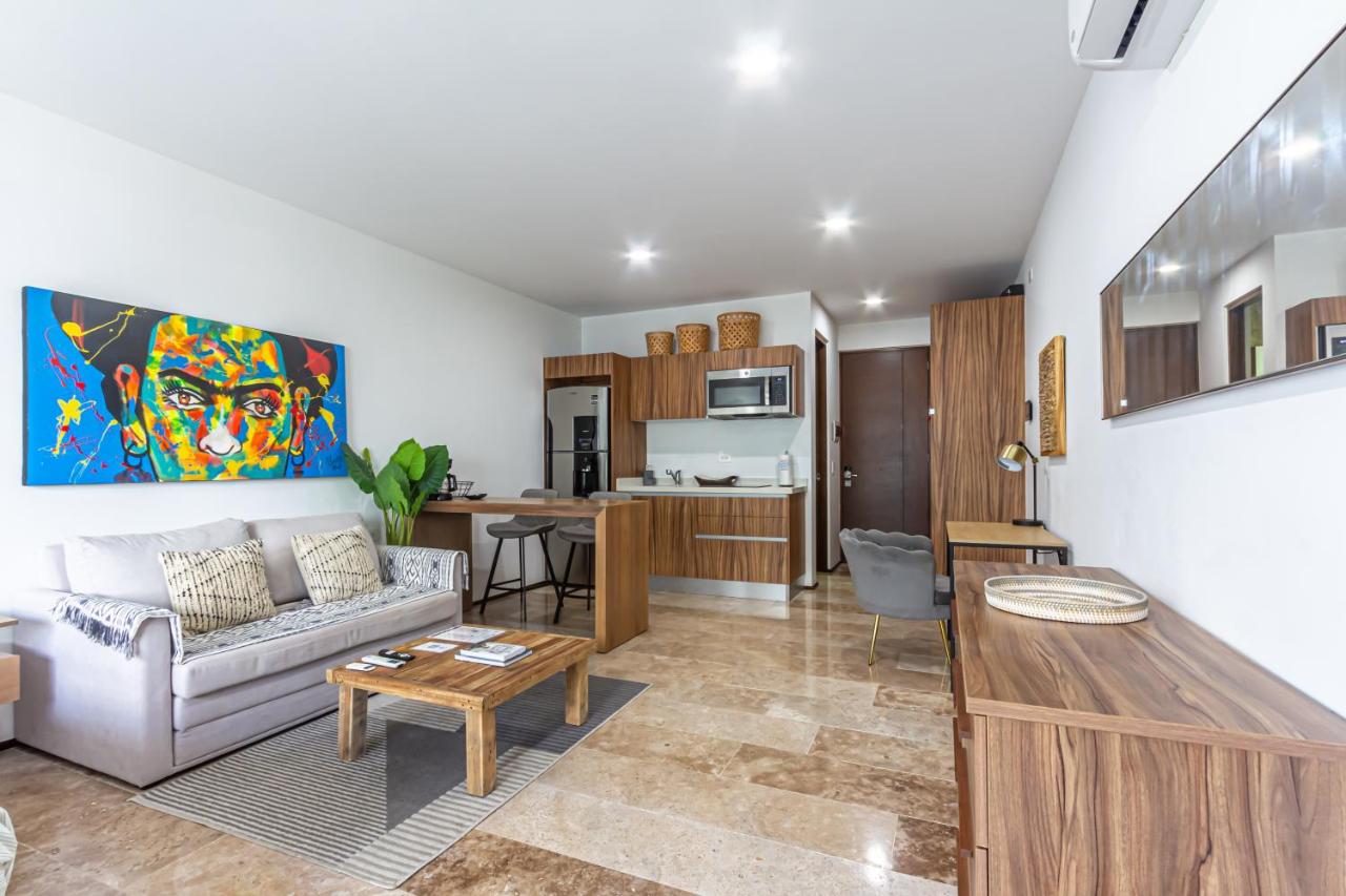 Studio Near 5th, Ocean View Terrace, Pool and Gym - B&B Playa del Carmen
