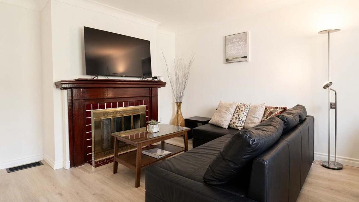 Cozy 2BR 1BA Retreat in Vibrant Vancouver - Ferienwohnung Vancouver