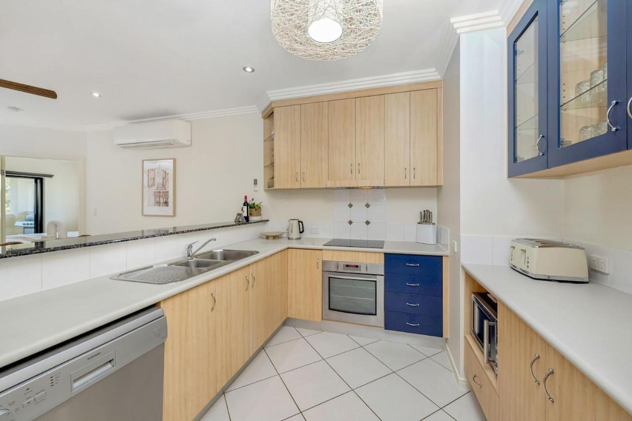 Apartment By The Harbour - Ferienwohnung Townsville