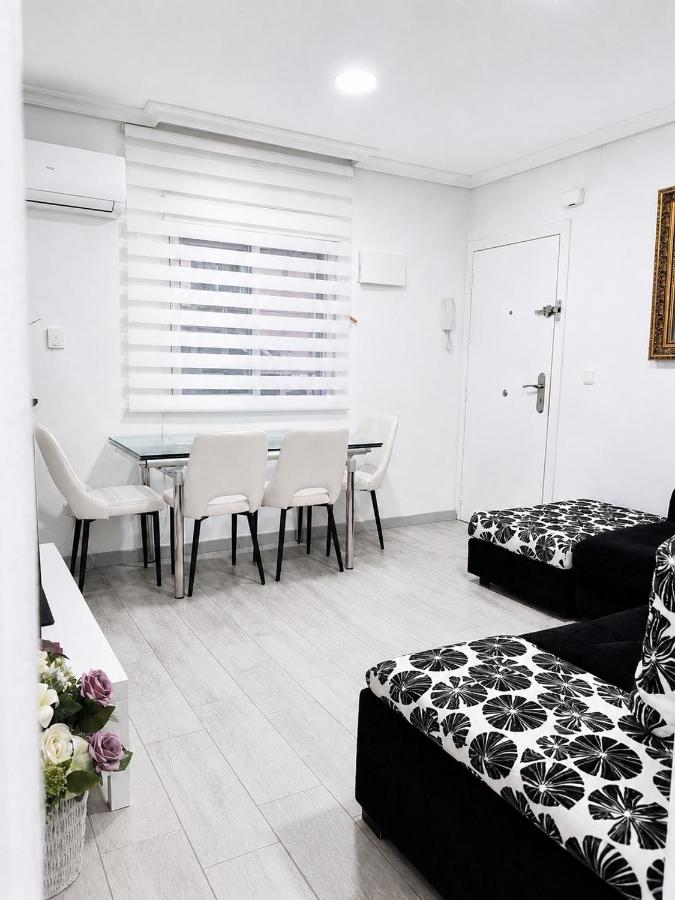 Apartamento renovado y tranquilo, 2 dormitorios bien comunicado con el centro de Madrid - B&B Madrid