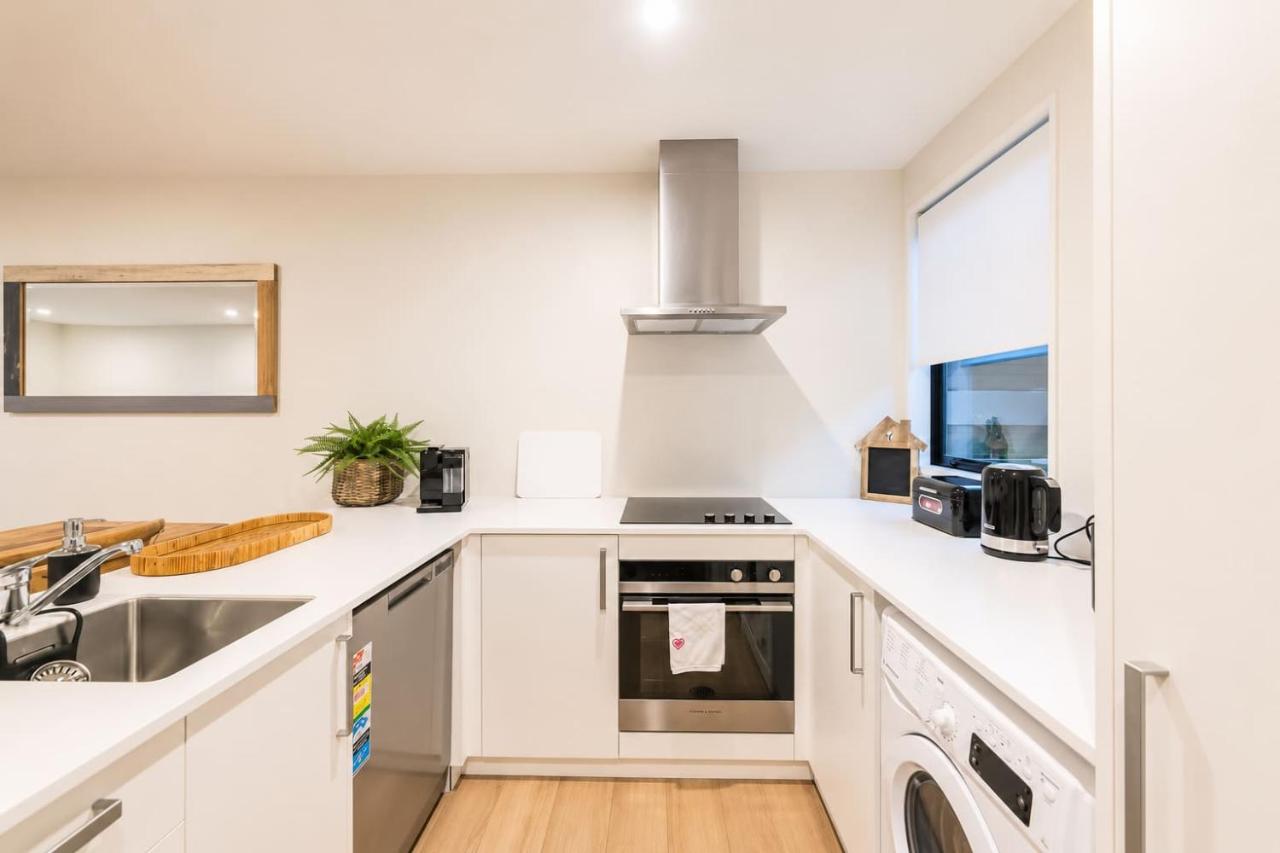 2BR in Salisbury with Garden Retreat - Ferienwohnung Christchurch