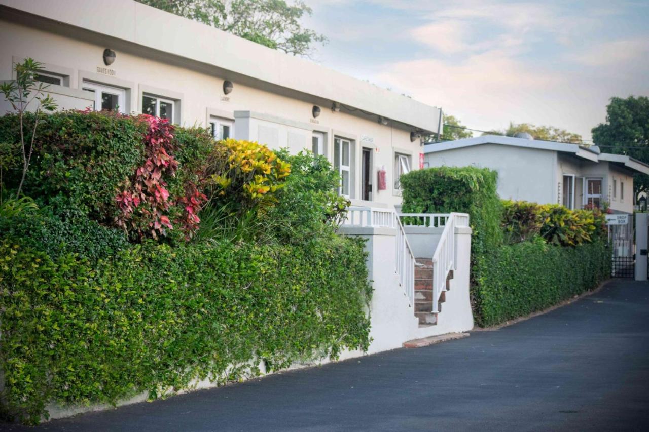 3 Umzumbe Ocean View Luxe Apartment, KZN's Best Views, Tropical Island Vibes, Mangrove Beach Estate, Banana Beach, South Coast, Sleeps 6-8 - B&B Port Shepstone