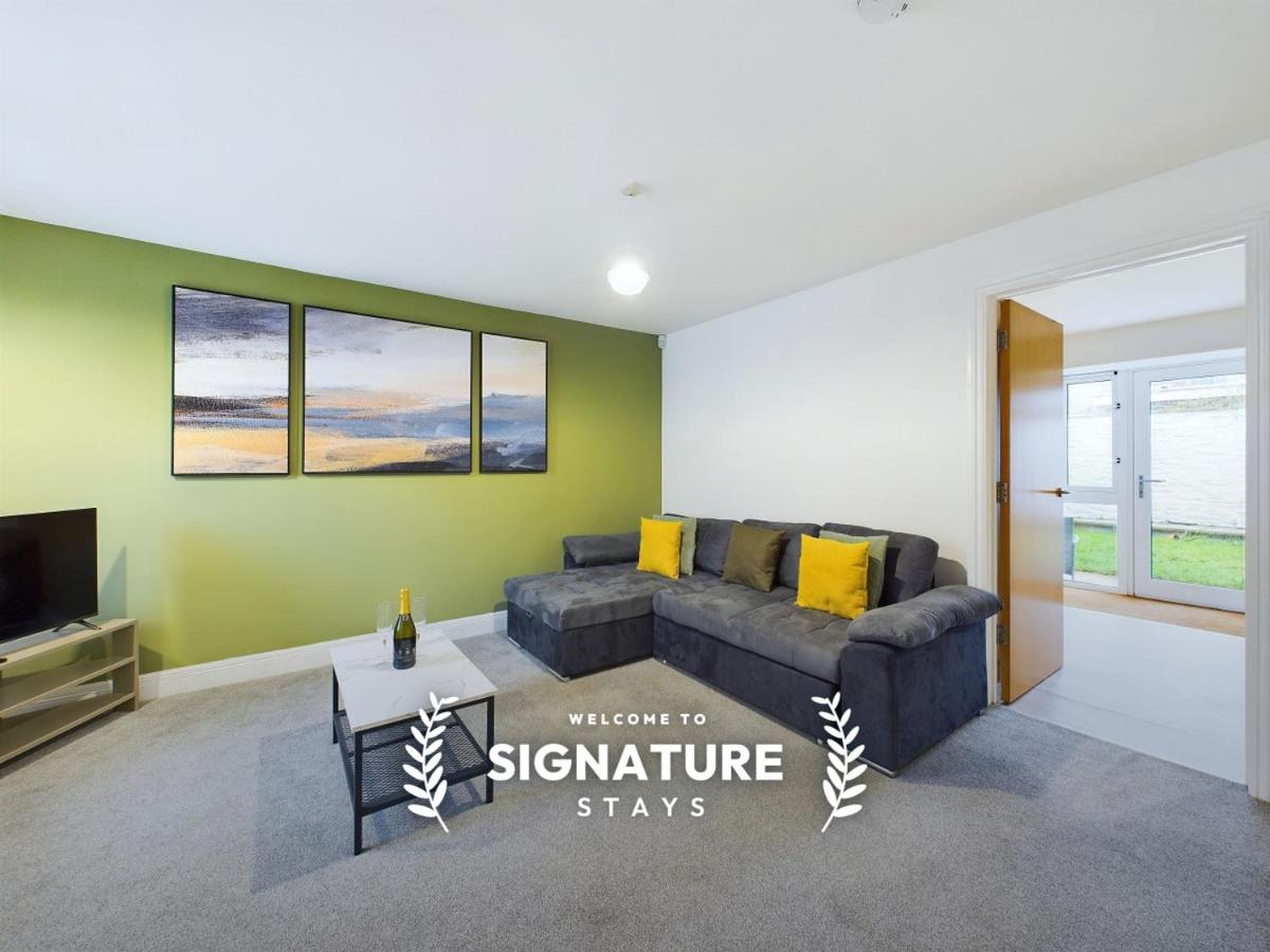 Bredon Court by Signature Stays - Modern - Beach - Parking - B&B Newquay