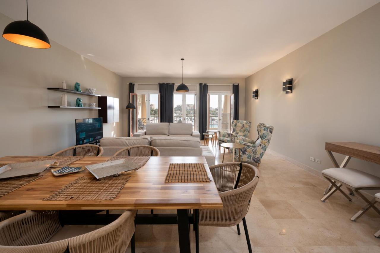 Apartment mit 3 Schlafzimmern und Blick auf den Jachthafen.