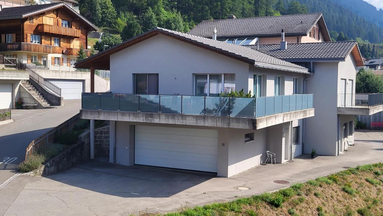 Stylish, modern Alpine apartment in Disentis - Bed and Breakfast Disentis